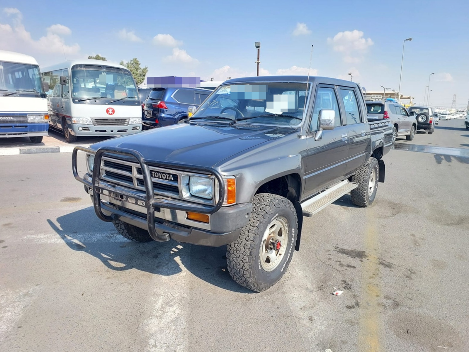 TOYOTA Hilux