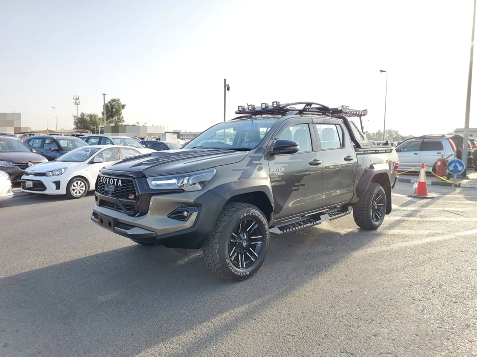TOYOTA Hilux