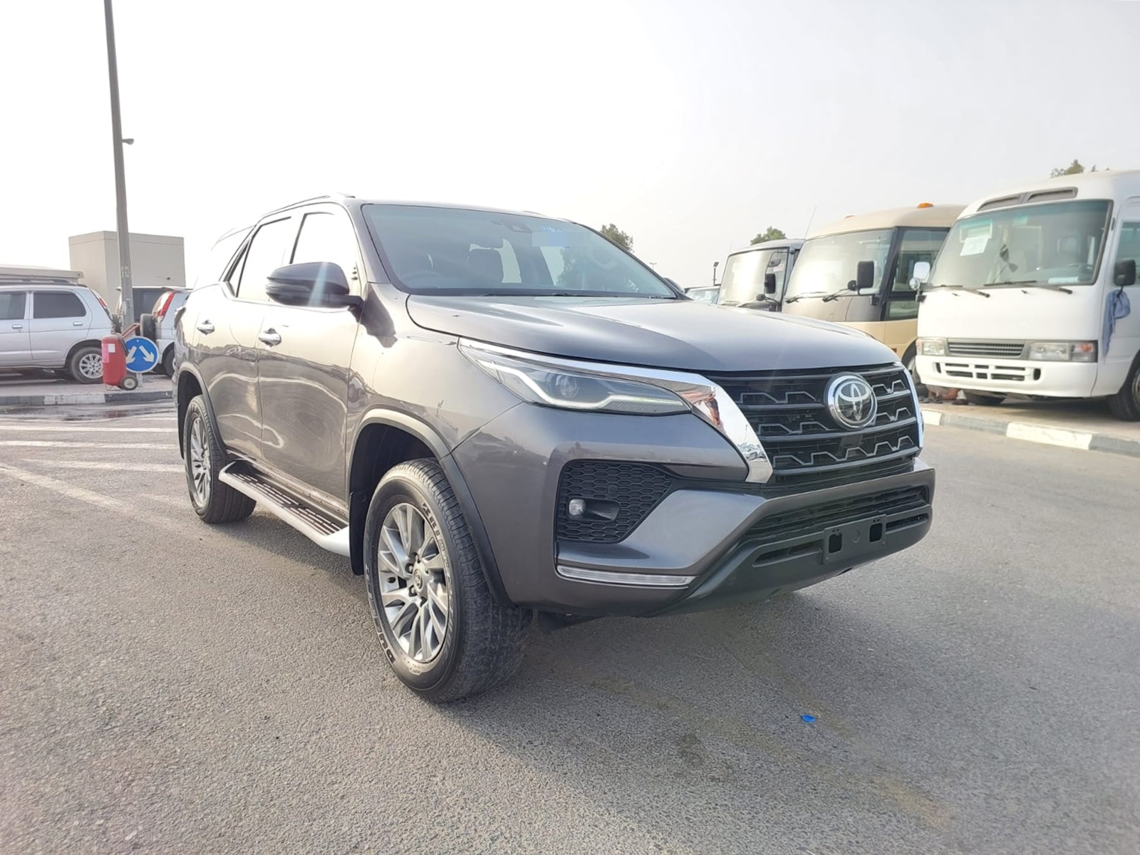 TOYOTA Fortuner