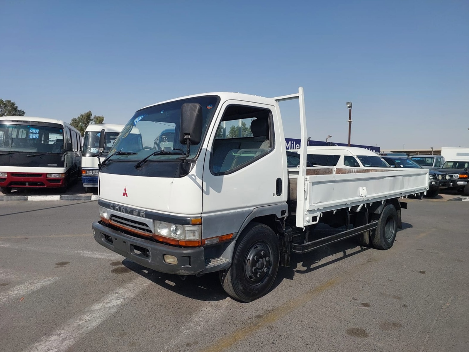 MITSUBISHI Canter