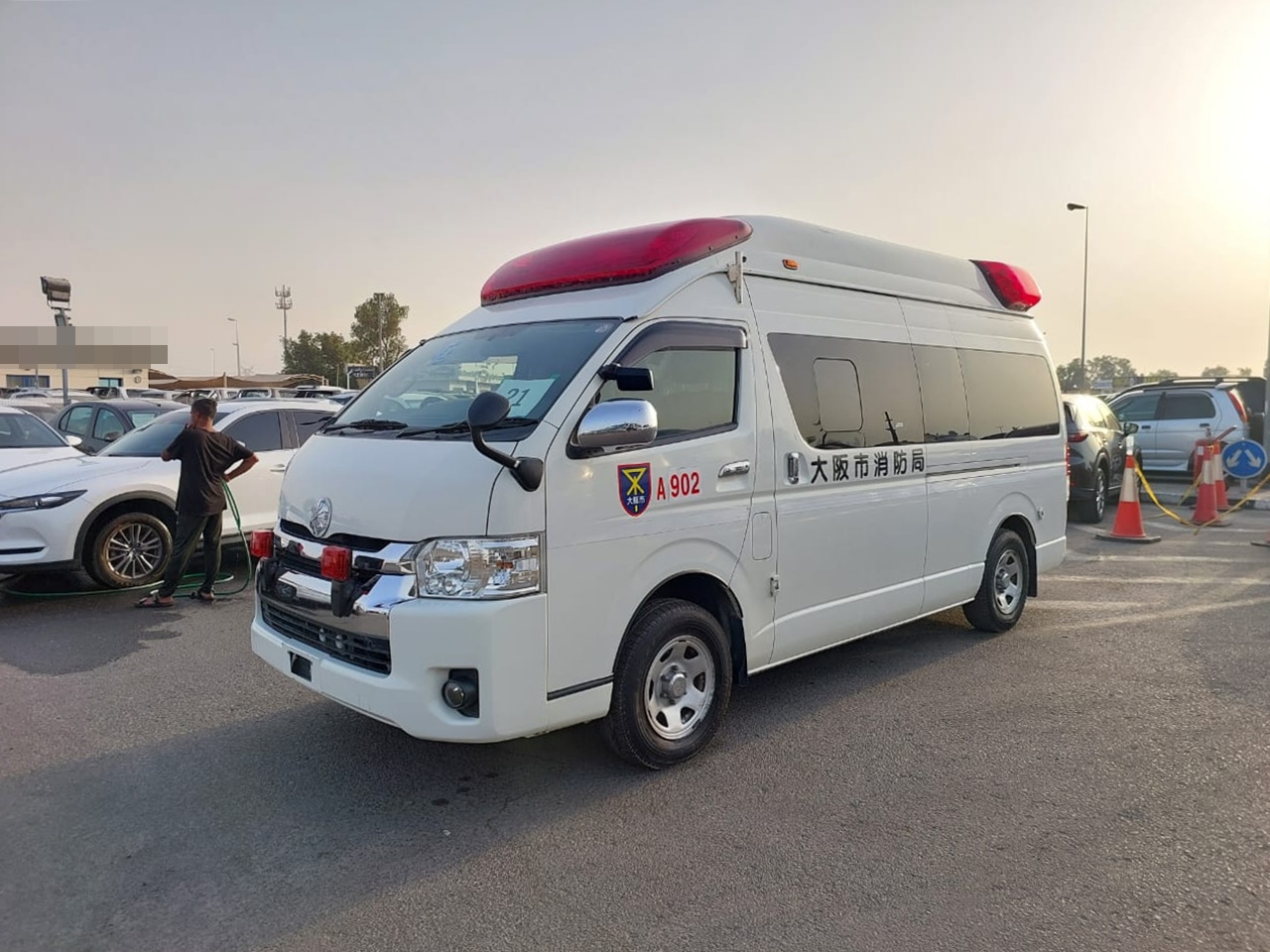 TOYOTA HIACE AMBULANCE