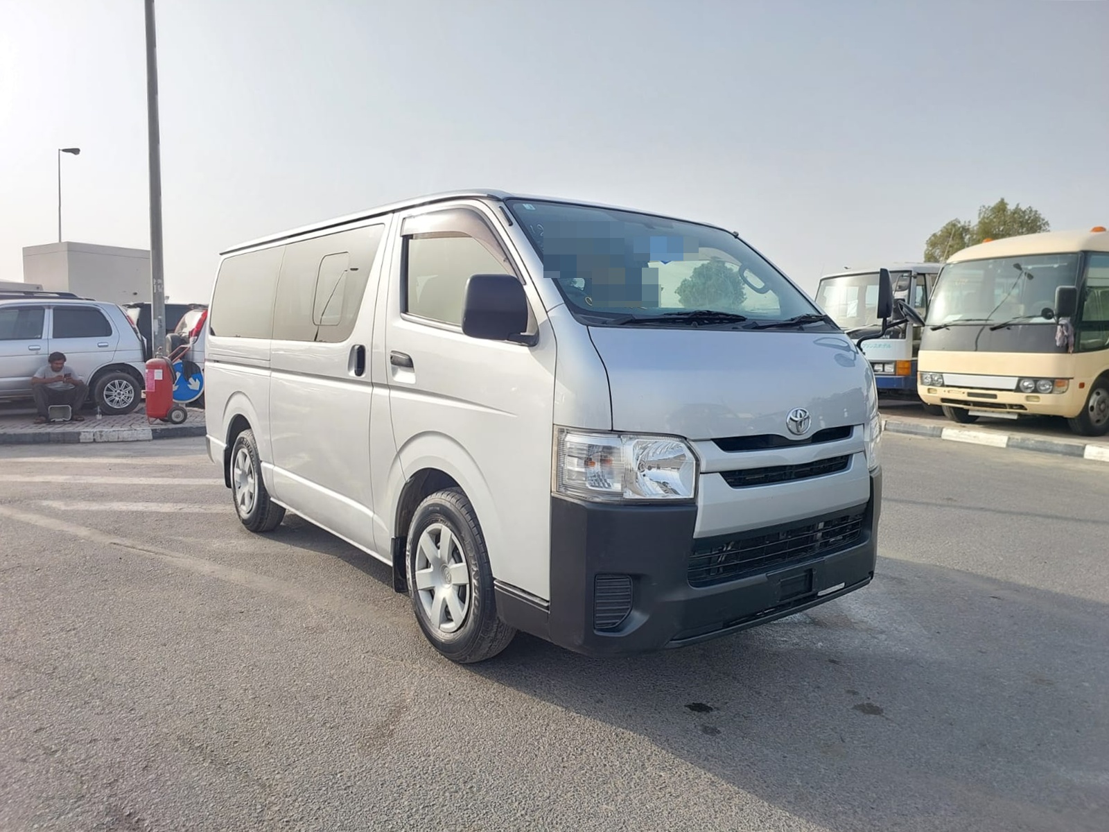 TOYOTA HIACE