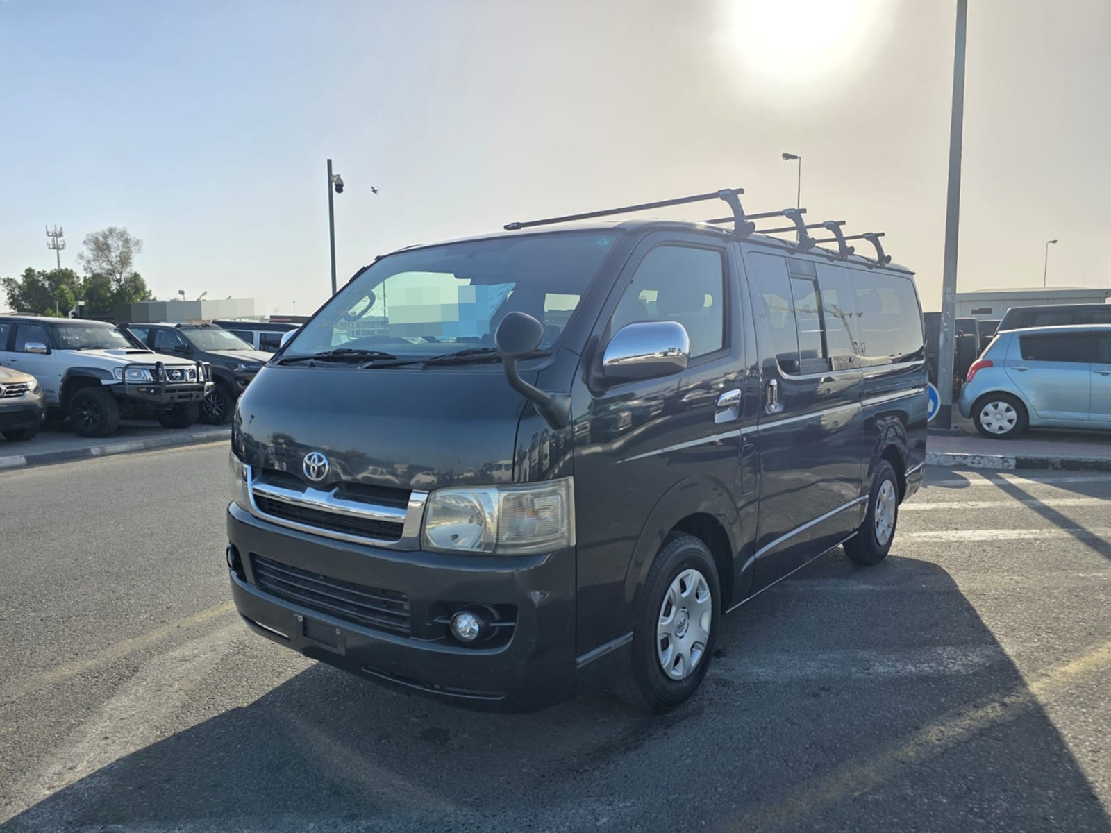TOYOTA HIACE