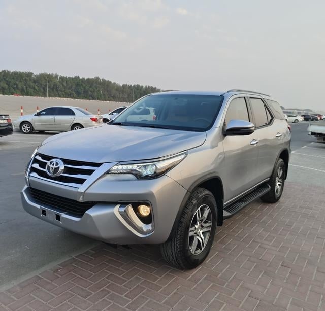 TOYOTA Fortuner