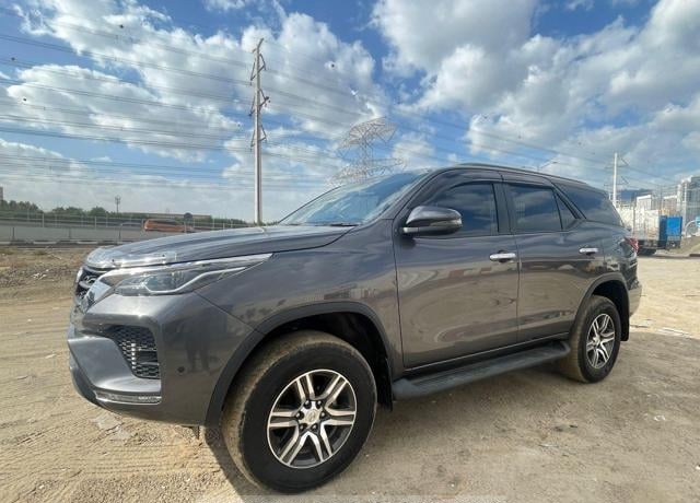 TOYOTA Fortuner