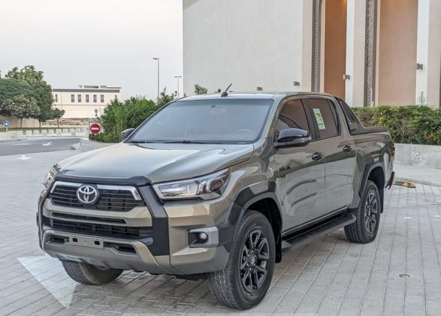 TOYOTA Hilux
