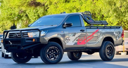 TOYOTA Hilux