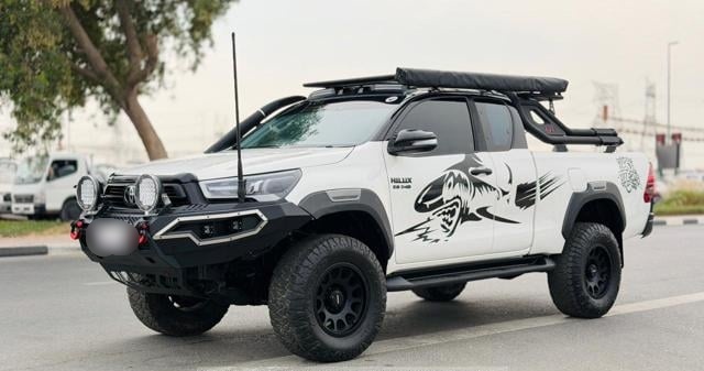 TOYOTA Hilux