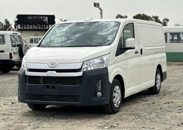 TOYOTA HIACE