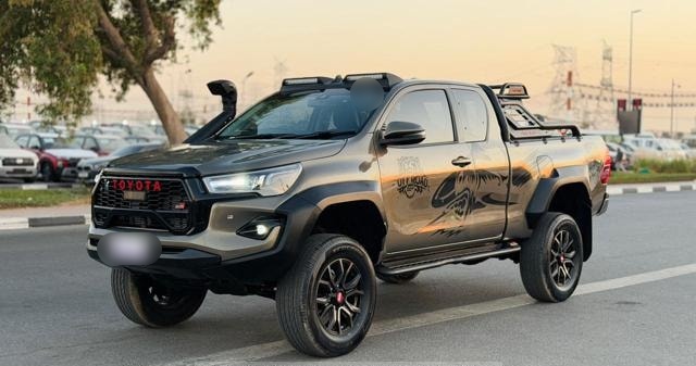 TOYOTA Hilux