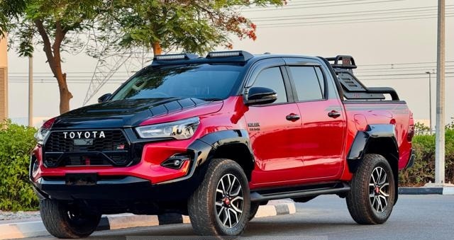 TOYOTA Hilux