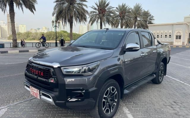 TOYOTA Hilux